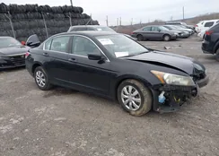 1HGCP2F37AA121515: 44017818