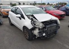 KNADM5A38G6648525: 44019852