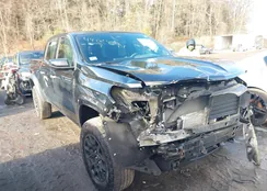 1GCPTEEK9P1127735: 44024394