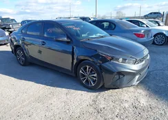 3KPF24AD2RE744474: 44031925