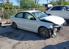 3VWD17AJ9GM418995: 44037743