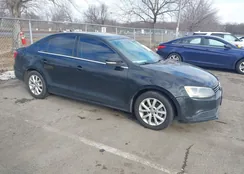 3VWD17AJ7EM372483: 44042270