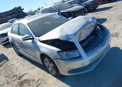 3VWLL7AJ5DM423404: 44044273