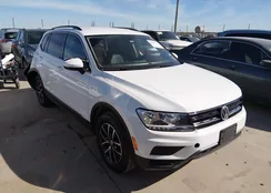 3VV2B7AX2JM218822: 44049778