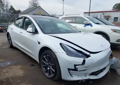 5YJ3E1EA0MF853818: 44062660