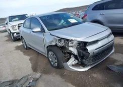 3KPA24AD6PE614401: 44068732