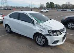 1G1JB5SH1H4163722: 44087872