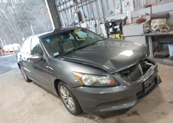 1HGCP2F85BA140268: 44091614