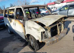 1GNDM19W4YB186944: 44104629