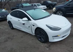 5YJ3E1EB9NF159316: 44106401