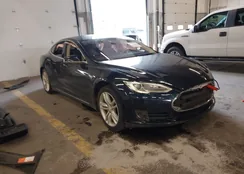 5YJSA1CN7DFP27954: 44113085