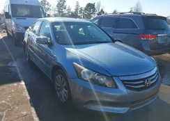 1HGCP2F83CA105715: 44117974