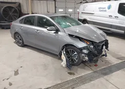 3KPF24AD1RE704029: 44122933