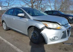 1FAHP3F28CL229513: 44122335