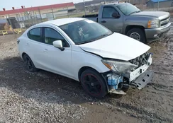 3MYDLBYV0JY328886: 44123249