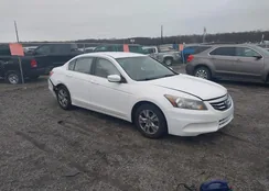 1HGCP2F63CA101727: 44131730