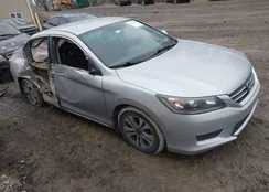 1HGCR2F31EA043703: 44135494