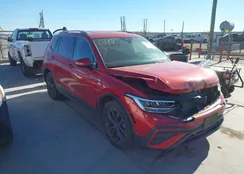 3VV3B7AX2PM121813: 44151873