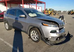 1C4PJLCB0JD504195: 44158384