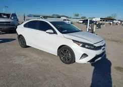 3KPF24AD7RE779396: 44163504