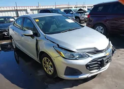 1G1BJ5SM0K7106390: 44167449