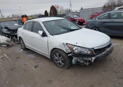 1HGCP2F43BA097210: 44174489