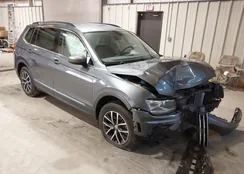 3VV2B7AX0MM102779: 44187773