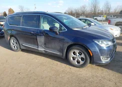 2C4RC1EG0HR752616: 44192538