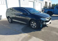 2C4RC1CG2HR608567: 44194357