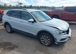 3VV0B7AX0JM058334: 44195643