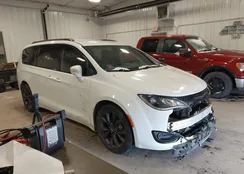 2C4RC1EG9JR204295: 44196007