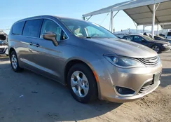 2C4RC1H73JR126947: 44197407