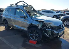 3VV3B7AX5NM085886: 44198708