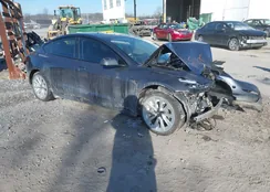 5YJ3E1EB9PF594422: 44201424