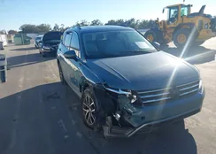 3VV3B7AX4KM123782: 44203944