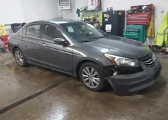 1HGCP2F75BA060833: 44229863