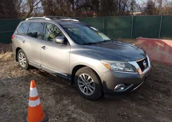 5N1AR2MM7FC611990: 44233676