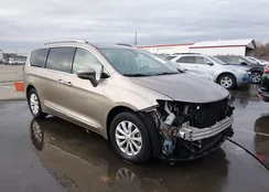 2C4RC1BG4JR107347: 44233326