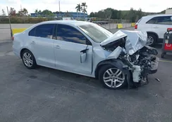 3VW2B7AJ3HM285723: 44242943