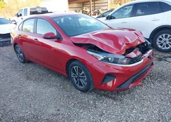 3KPF24AD5RE804019: 44243173