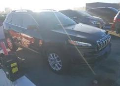 1C4PJLCB4JD596749: 44243934