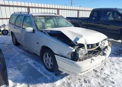 YV1LW557XW2425909: 44247757