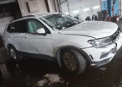 3VV1B7AX3JM043038: 44248087