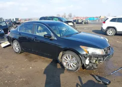 1HGCP2F8XCA120230: 44261188