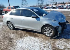 3VWD17AJ9EM353062: 44265559