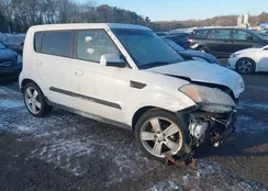 KNDJT2A2XA7035712: 44272163