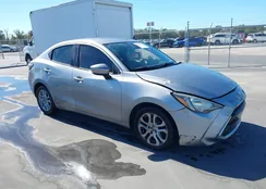 3MYDLBZV2GY114215: 44279341