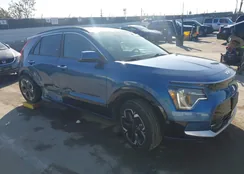 KNDCT3L10P5076115: 44281885