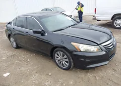 1HGCP2F8XBA048640: 44283763