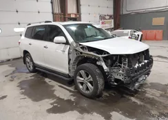 5TDDK3EH9CS175229: 44285638